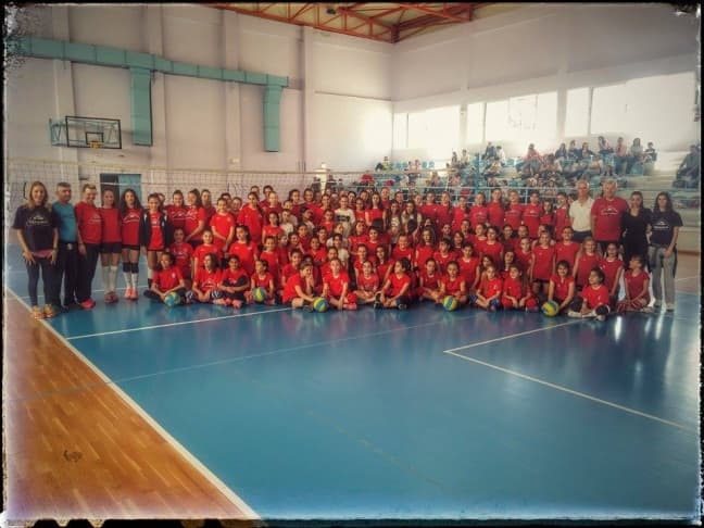 ΧΡΙΣΤΟΥΓΕΝΝΙΑΤΙΚΟ ΕΣΩΤΕΡΙΚΟ ΤΟΥΡΝΟΥΑ ΒΟΛΕΪ